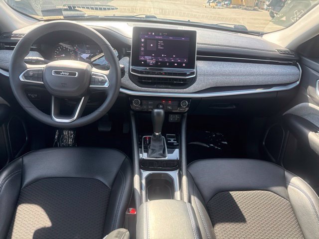 Used 2022 Jeep Compass Latitude FWD image 21