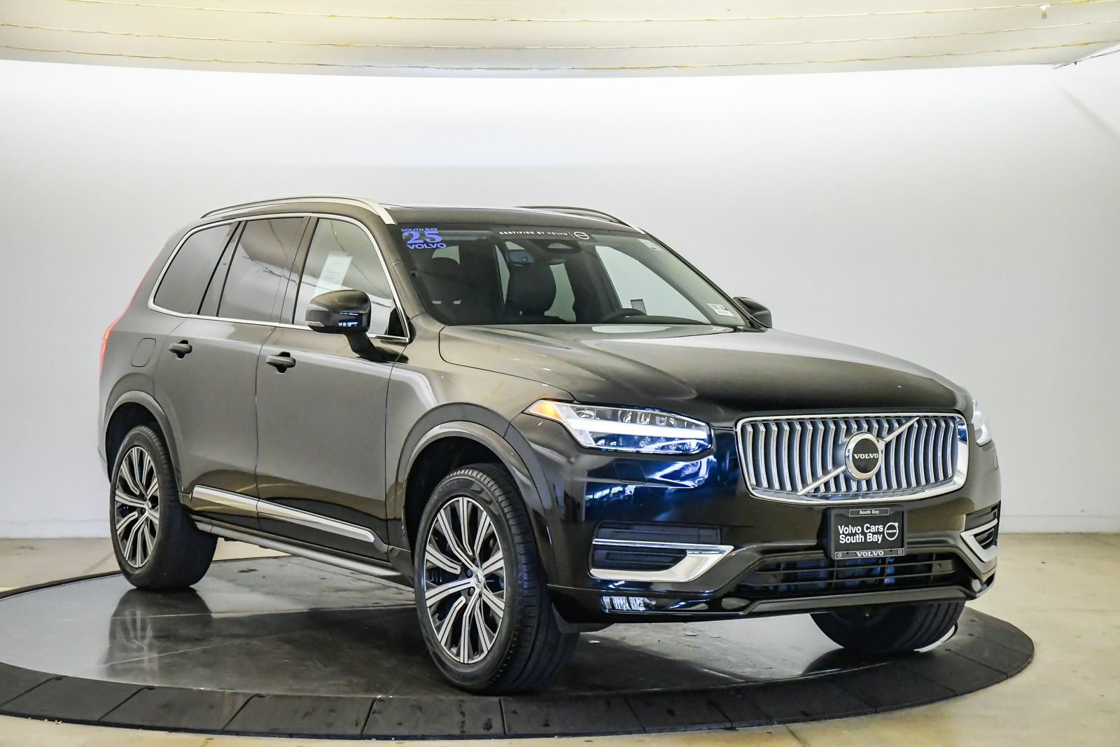 Certified 2025 Volvo XC90 B5 Core w/ Protection Package Premier AWD/4WD image 6