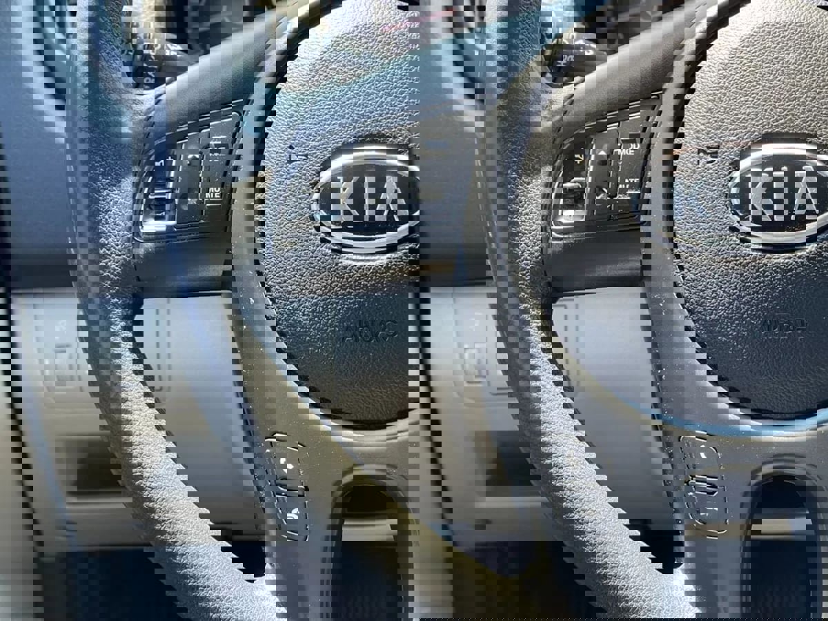 Used 2013 Kia Forte EX image 26