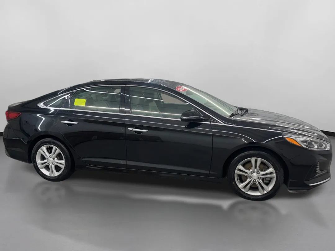 Used 2018 Hyundai Sonata Limited w/ Limited Ultimate Package 03 FWD image 11