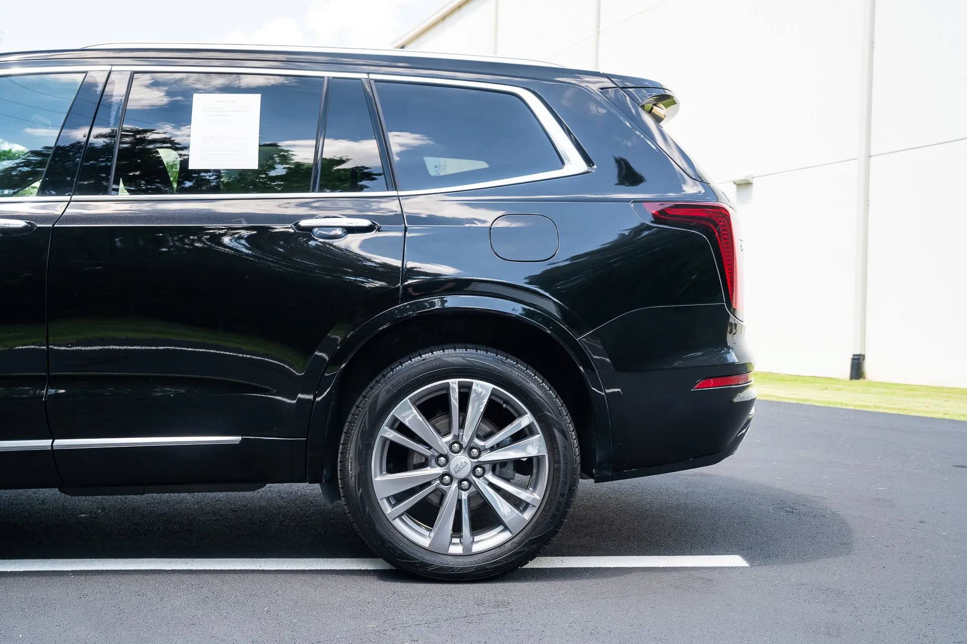 Used 2022 Cadillac XT6 Premium Luxury AWD/4WD image 5