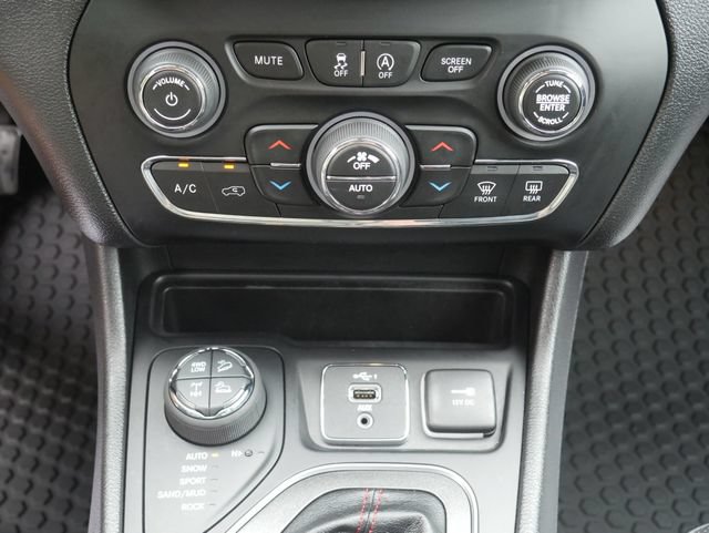 Used 2022 Jeep Cherokee Trailhawk w/ Sun, Sound & Nav Group AWD/4WD image 23
