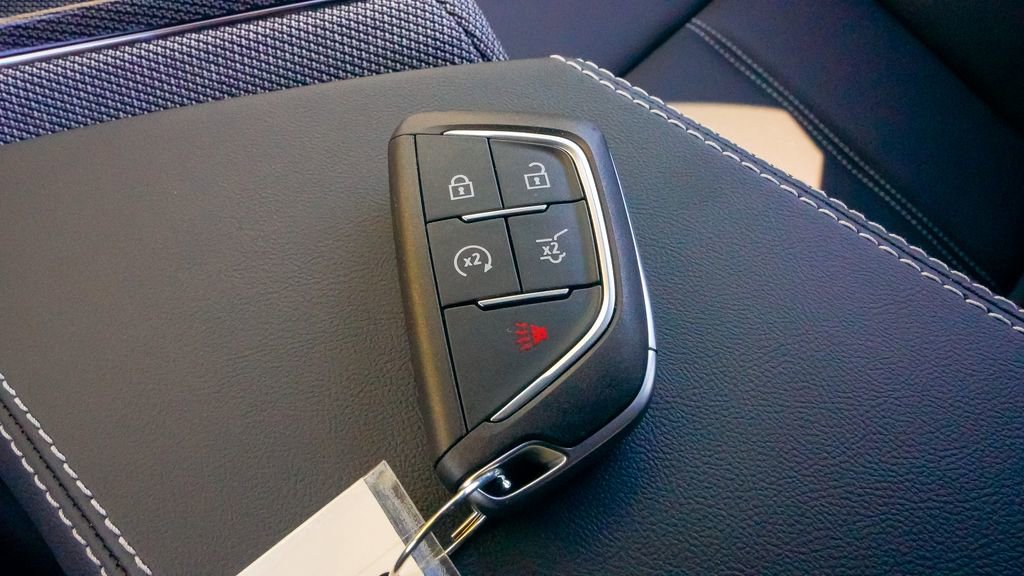 New 2026 Cadillac Optiq Luxury 1 image 29