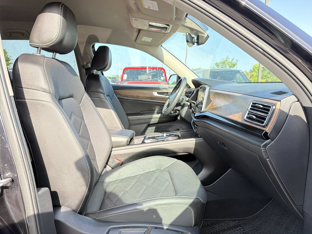 Used 2024 Volkswagen Atlas SE FWD image 19