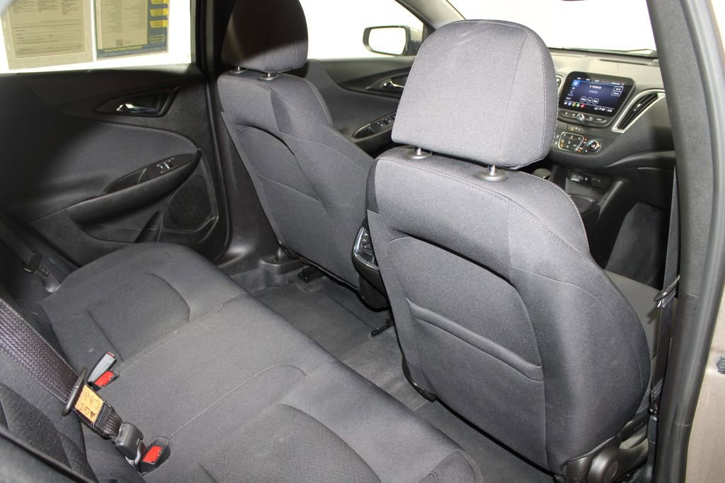 Used 2023 Chevrolet Malibu LT image 30