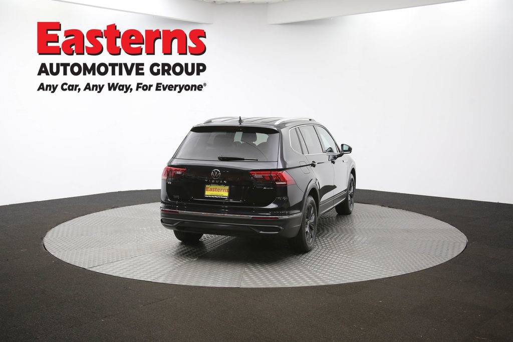Used 2023 Volkswagen Tiguan SE image 38