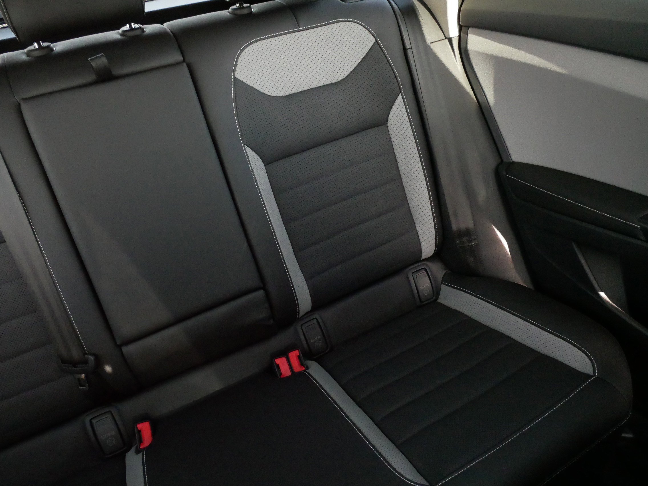 Certified 2024 Volkswagen Taos SEL image 14