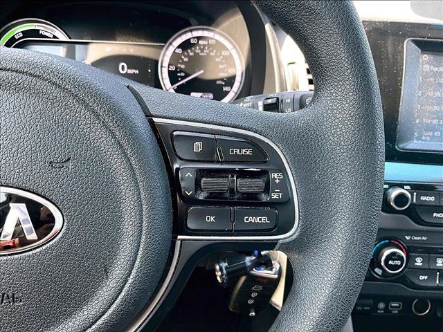 Used 2017 Kia Niro FE FWD image 19
