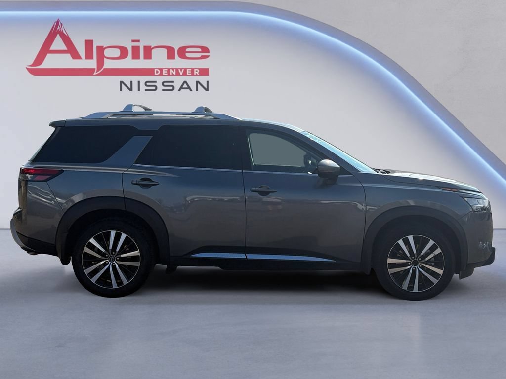 Used 2024 Nissan Pathfinder Platinum AWD/4WD image 6