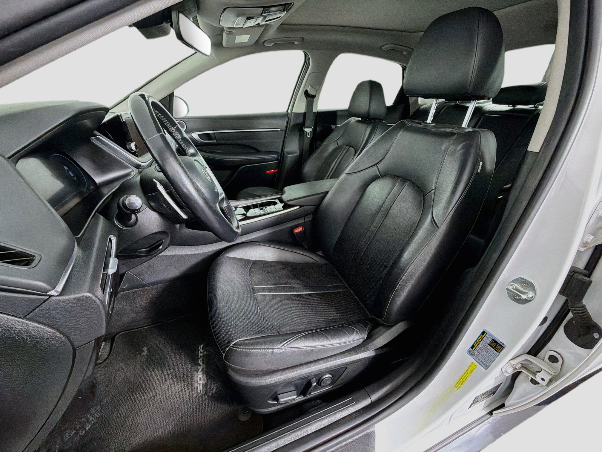 Used 2021 Hyundai Sonata Limited w/ Preferred Accessory Package FWD image 13