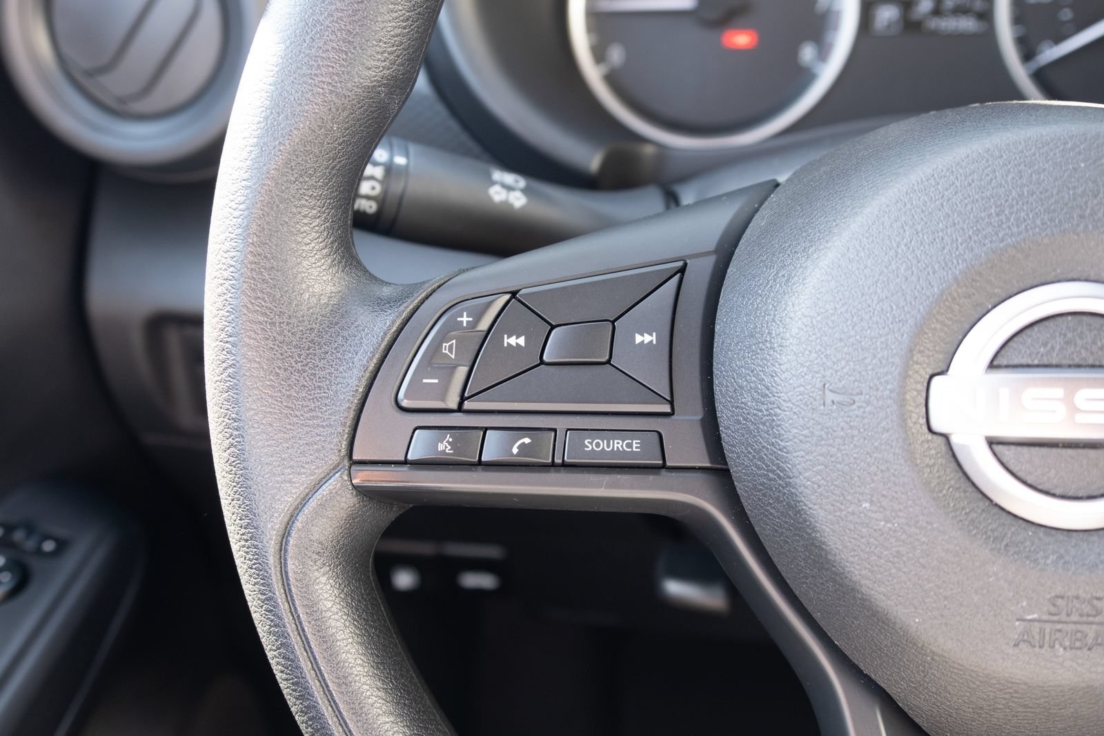 Used 2023 Nissan Kicks S FWD image 7