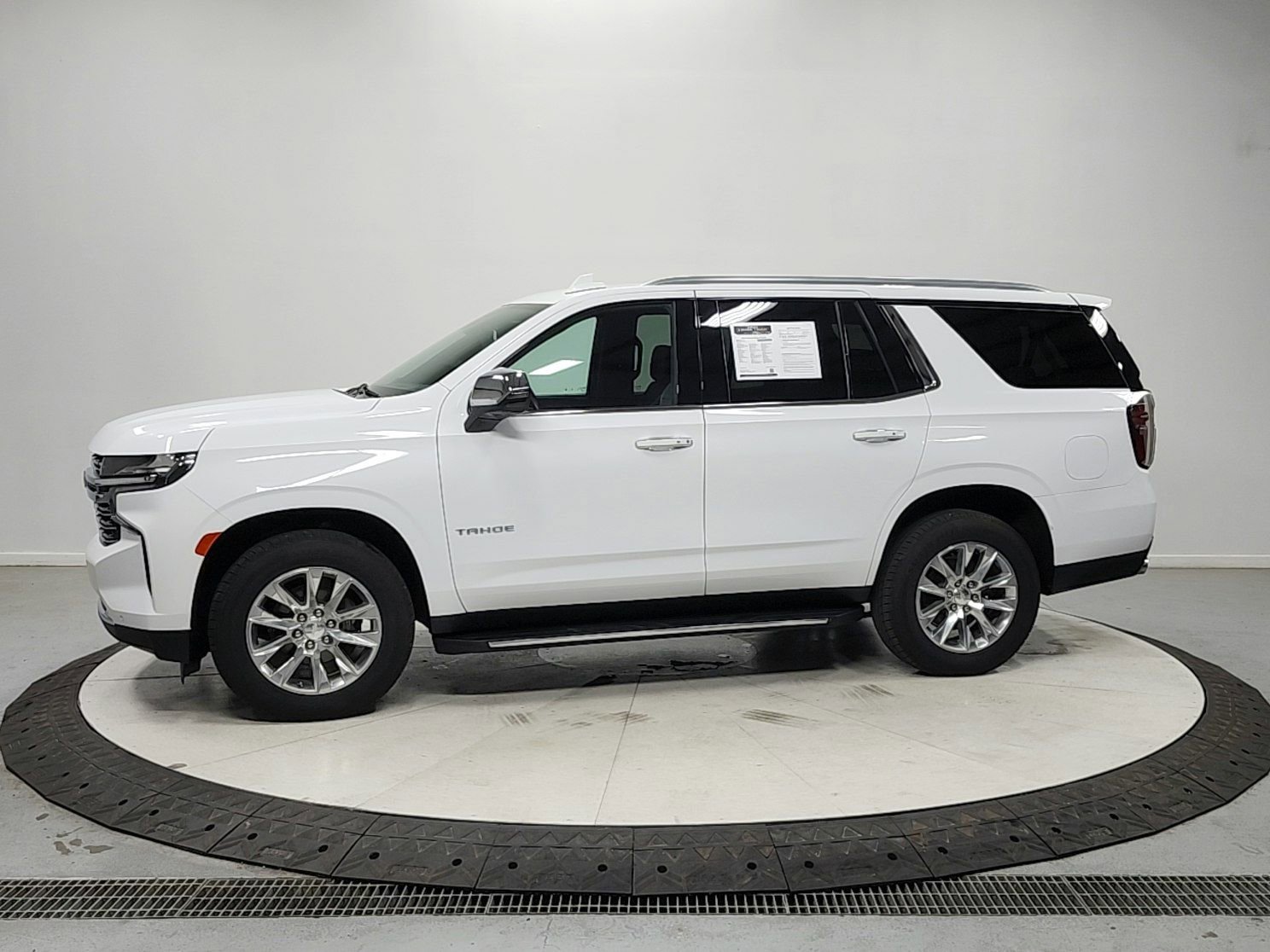 Used 2023 Chevrolet Tahoe Premier RWD image 4