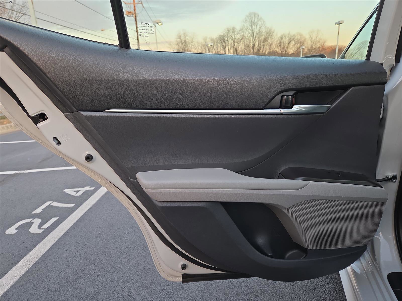 Used 2023 Toyota Camry SE image 25