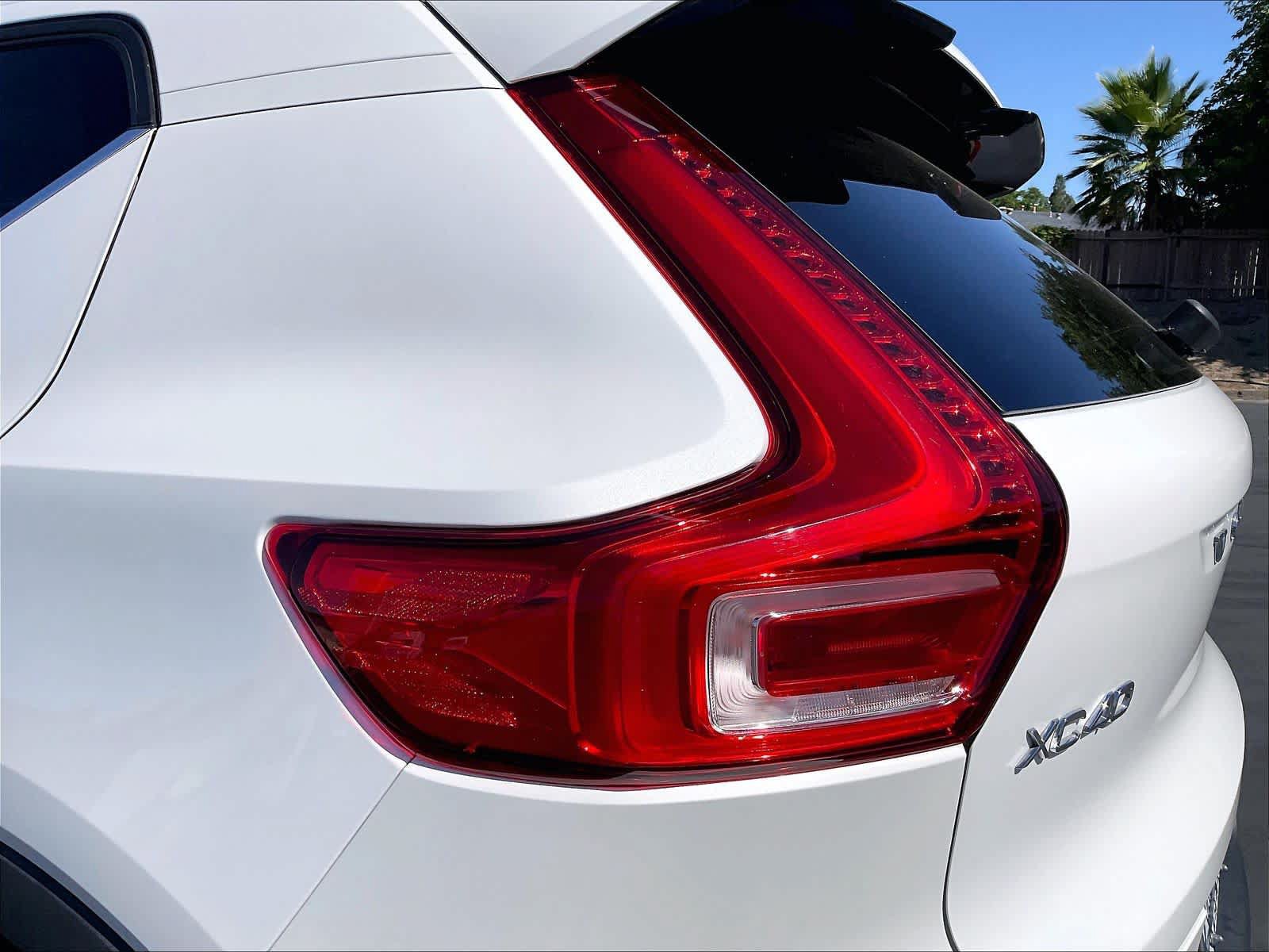 Used 2023 Volvo XC40 B5 Ultimate w/ Protection Package Premier AWD/4WD image 32