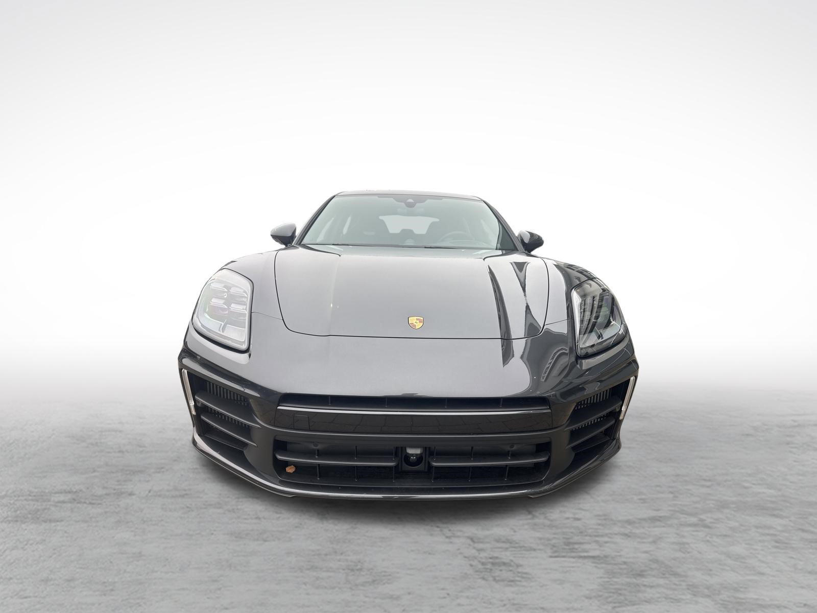 Used 2024 Porsche Panamera RWD image 7