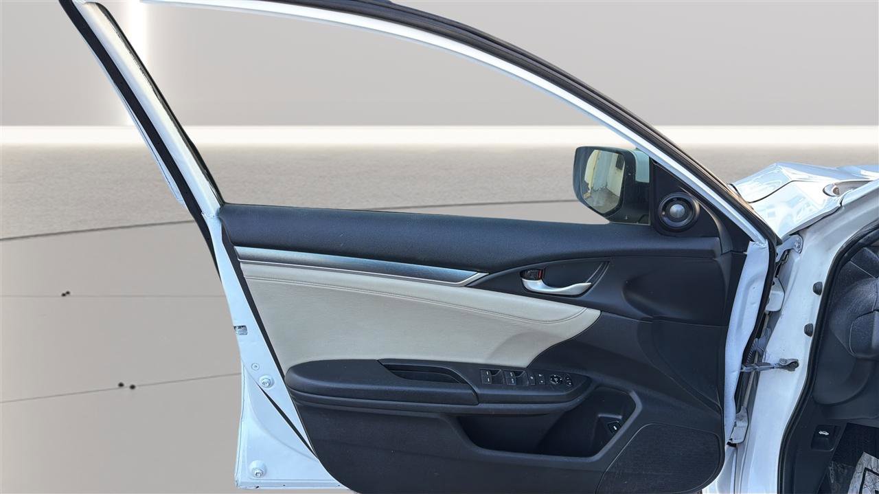 Used 2018 Honda Civic Touring image 18
