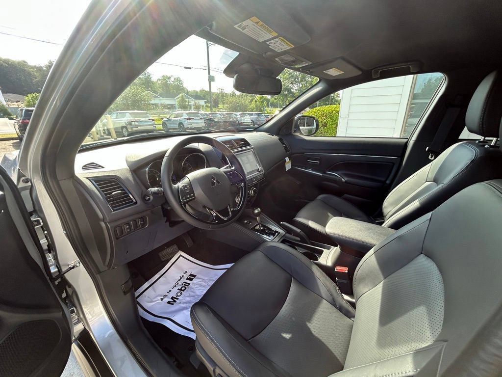 Used 2025 Mitsubishi Outlander Sport SEL AWD/4WD image 17