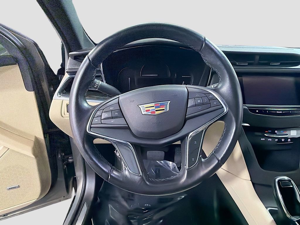 Used 2018 Cadillac XT5 FWD image 11
