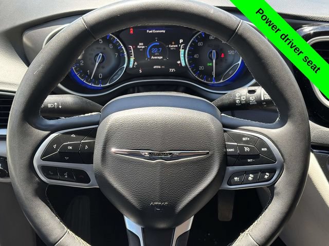 Used 2023 Chrysler Pacifica Touring-L FWD image 30