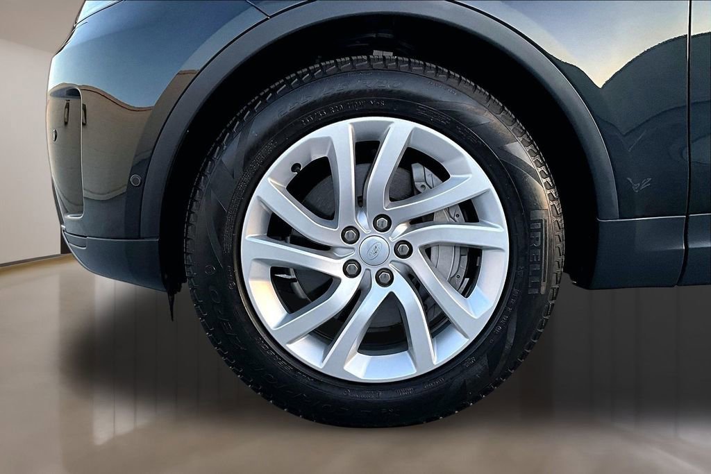 Certified 2023 Land Rover Discovery S AWD/4WD image 32