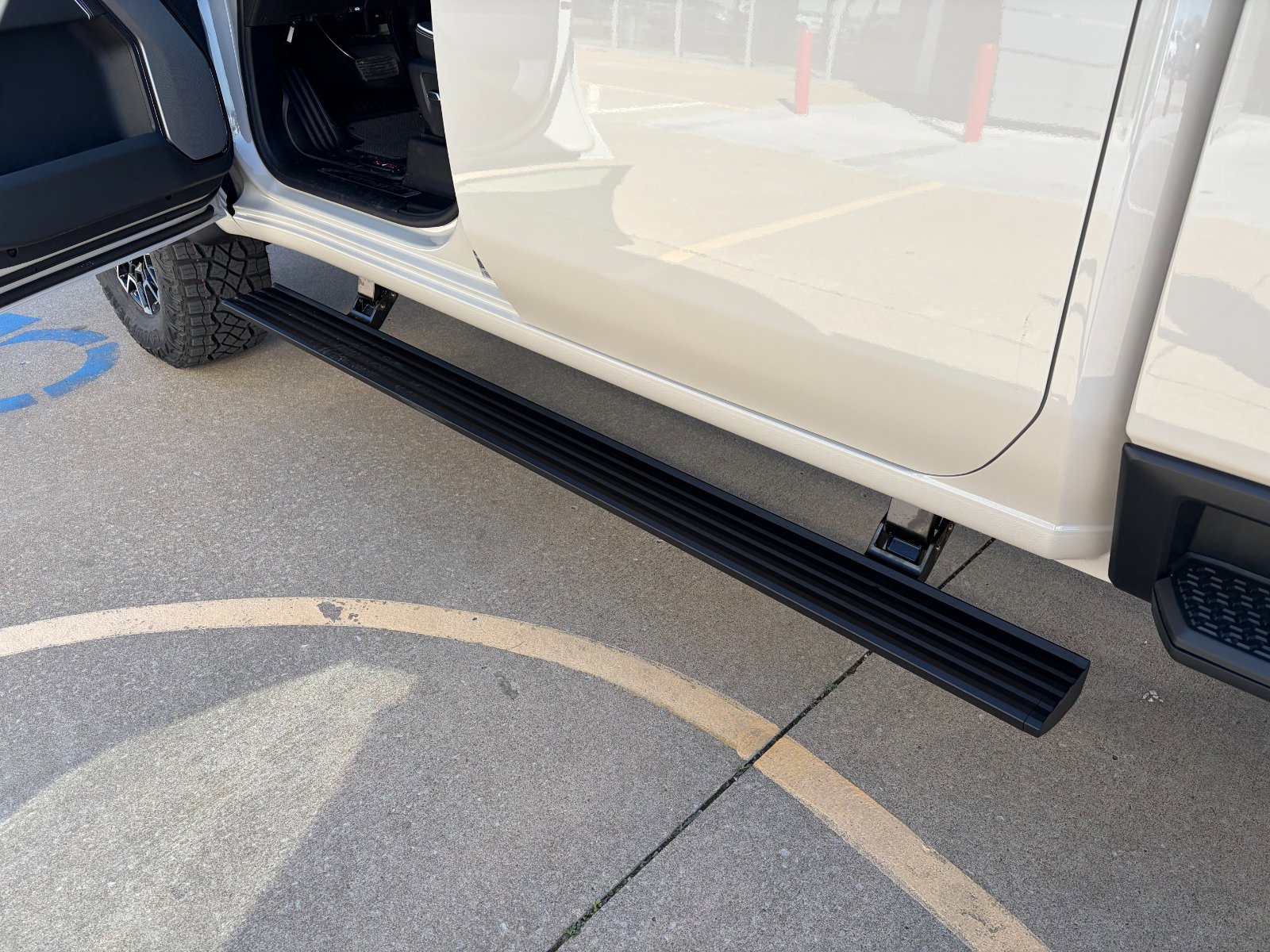 New 2026 GMC Sierra 2500 AT4X w/ LPO, Black Badging Package image 8