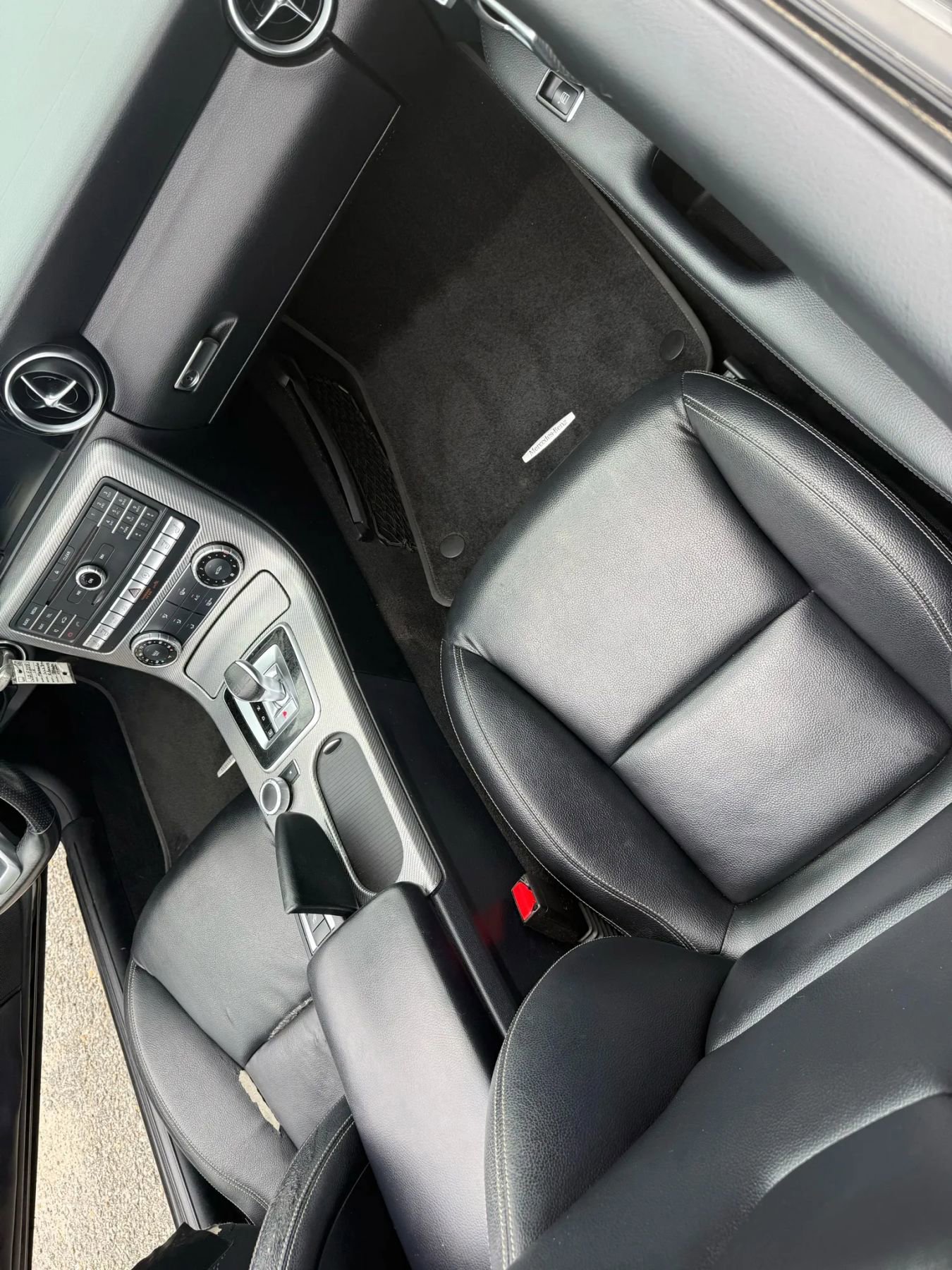 Used 2018 Mercedes-Benz SLC 300 image 21