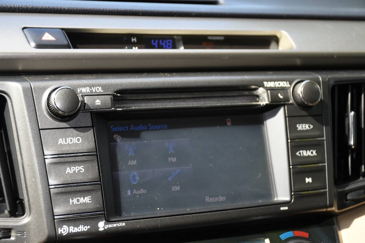Used 2015 Toyota RAV4 XLE AWD/4WD image 31