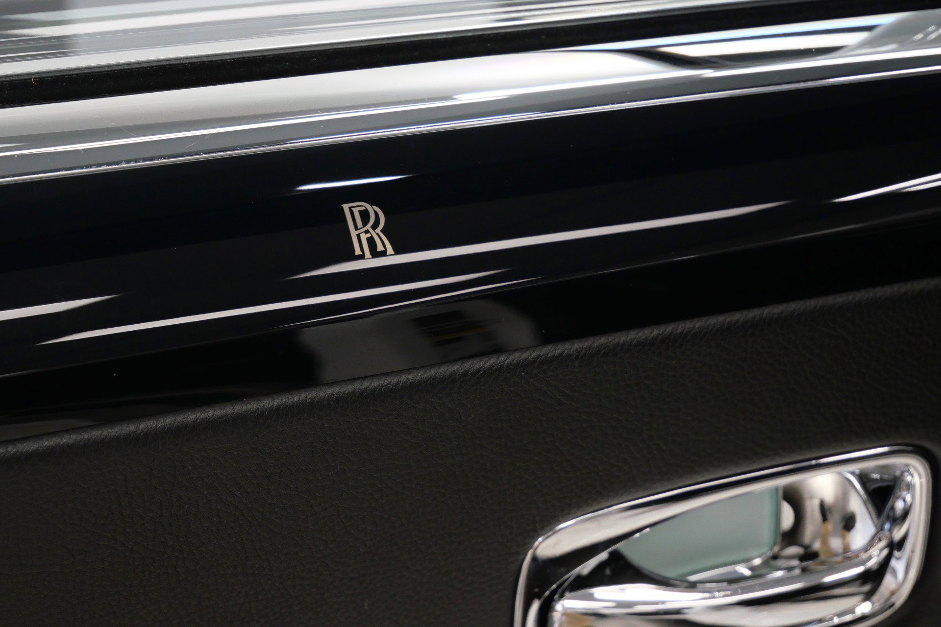Used 2014 Rolls-Royce Ghost RWD image 29