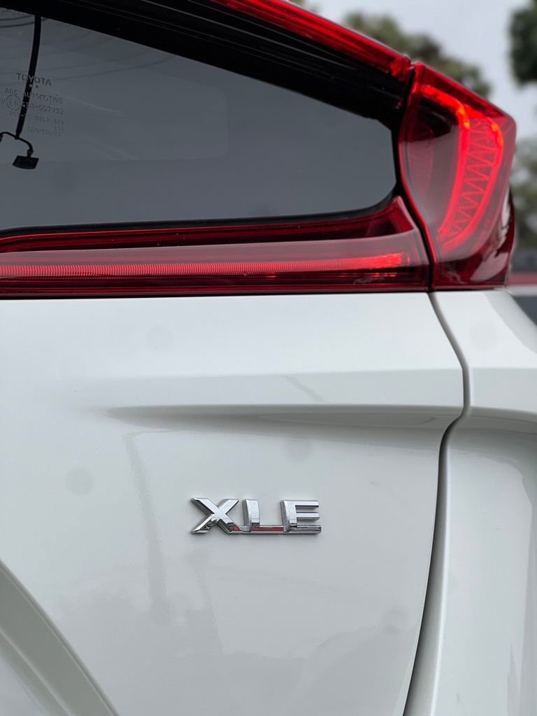 Used 2020 Toyota Prius Prime XLE FWD image 12