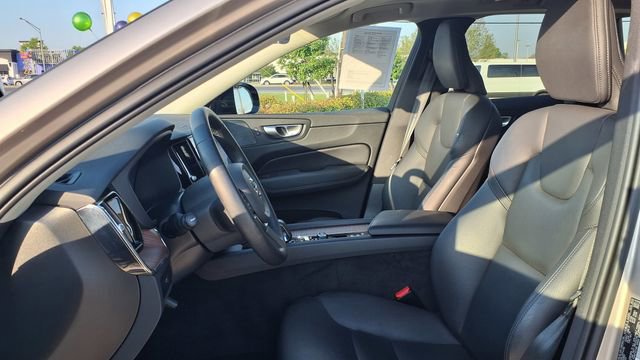 Used 2024 Volvo XC60 B5 Plus image 14
