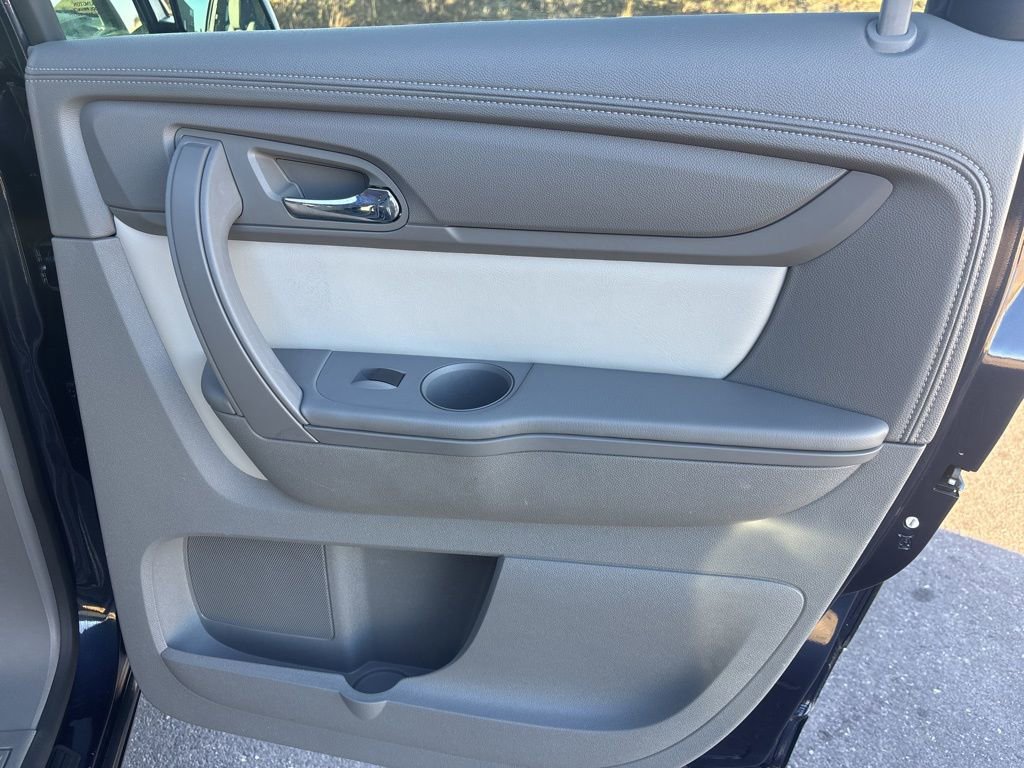 Used 2015 GMC Acadia SLE image 19