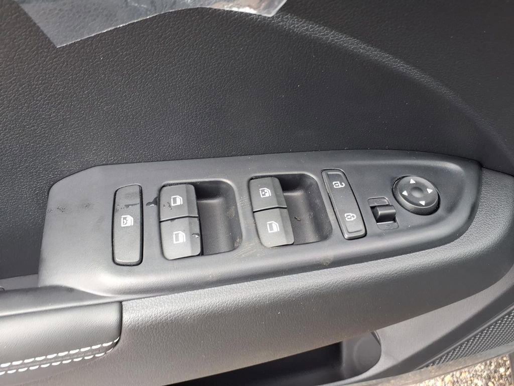 New 2026 Hyundai Venue SEL FWD image 11