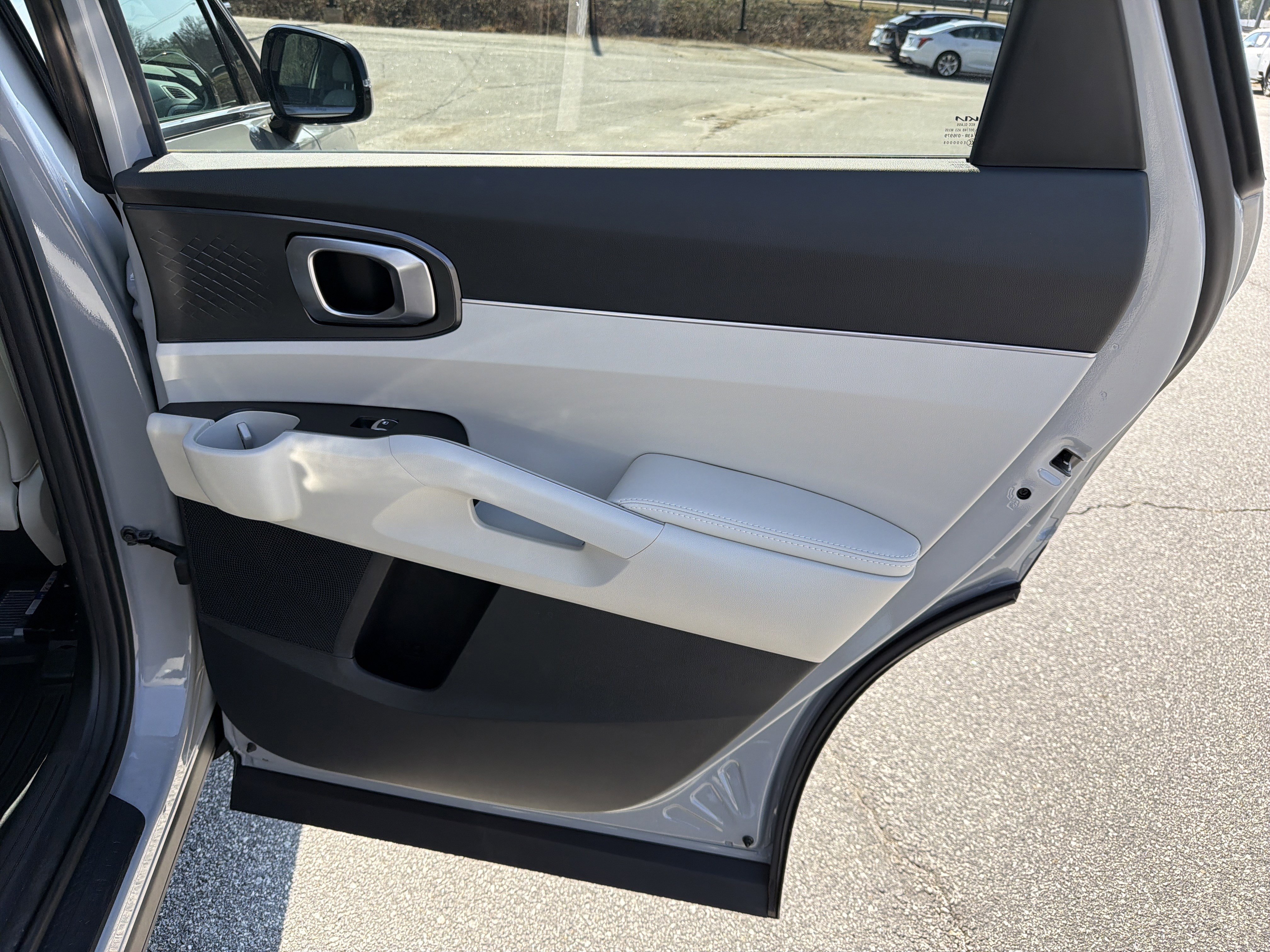 Used 2025 Kia Sorento EX w/ Panoramic Sunroof Package image 20