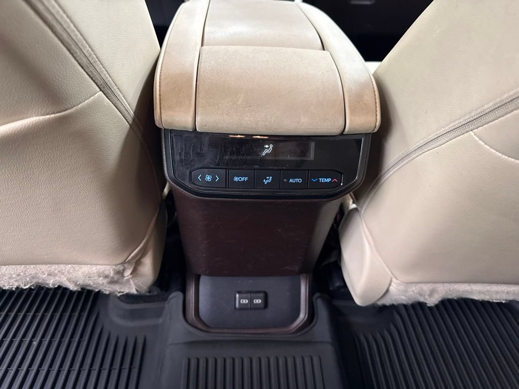 Used 2022 Toyota Highlander XLE AWD/4WD image 21