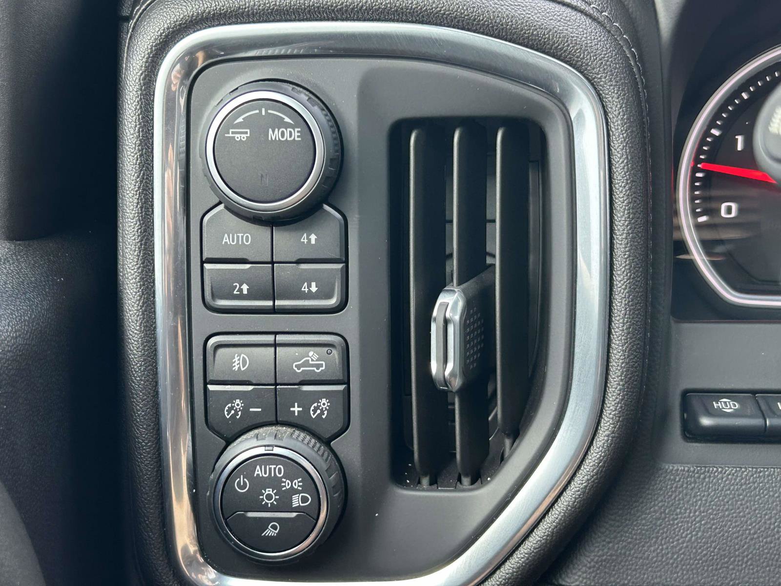 Used 2020 Chevrolet Silverado 2500 High Country w/ Z71 Off-Road Package image 21