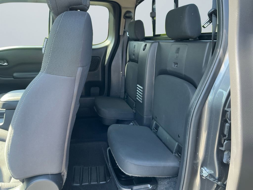 Used 2022 Nissan Frontier SV image 14