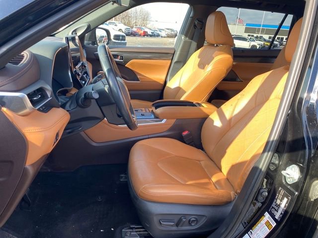 Used 2020 Toyota Highlander Platinum image 16