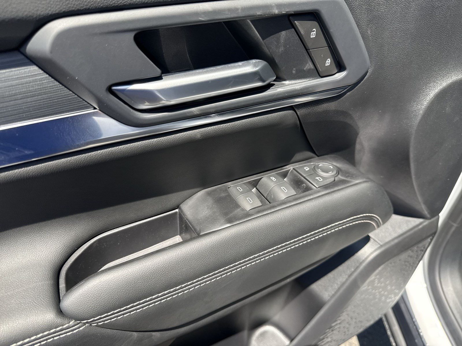 New 2027 GMC Terrain Elevation FWD image 11