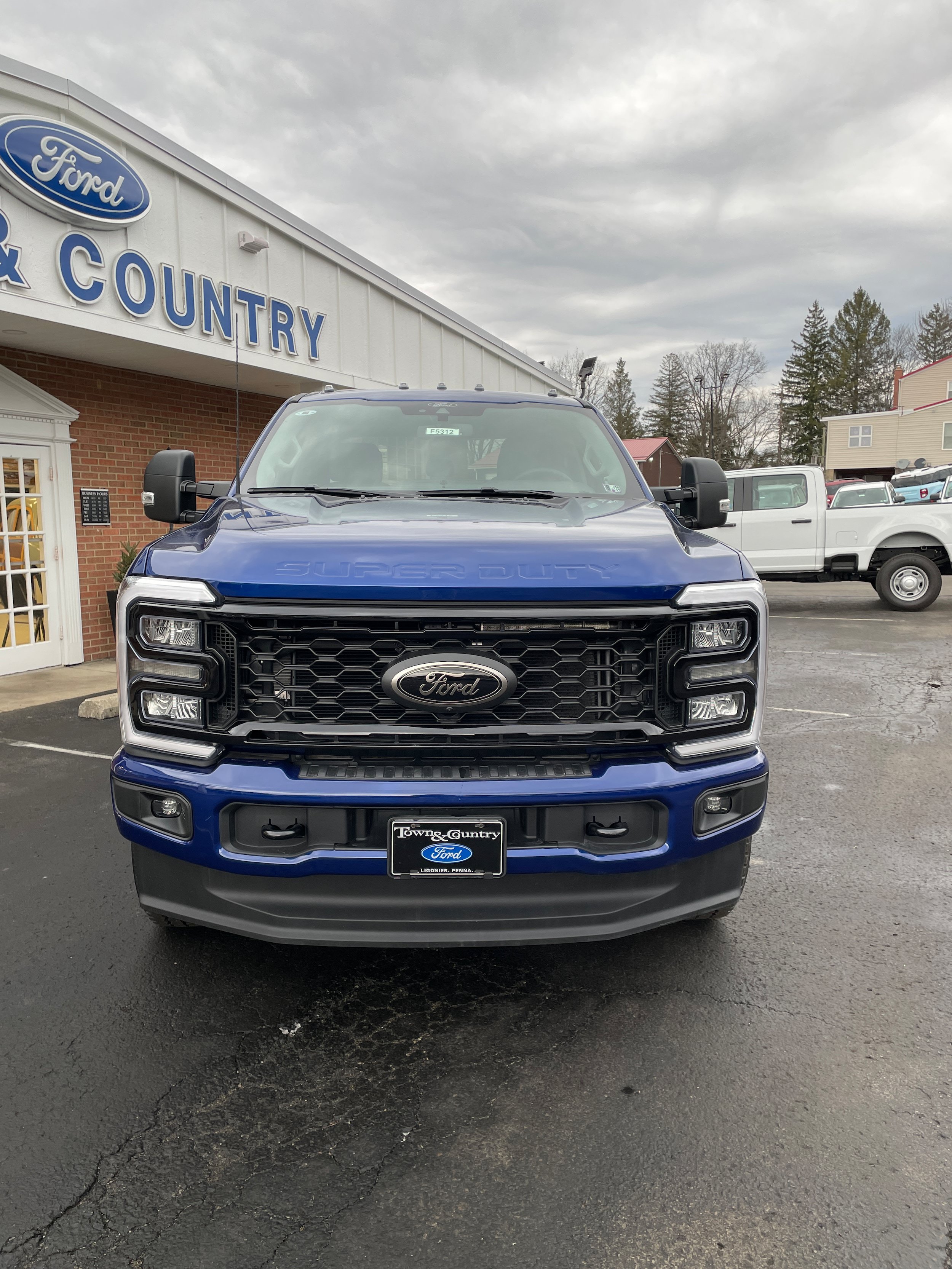 New 2026 Ford F250 XLT w/ XLT Premium Package AWD/4WD image 2