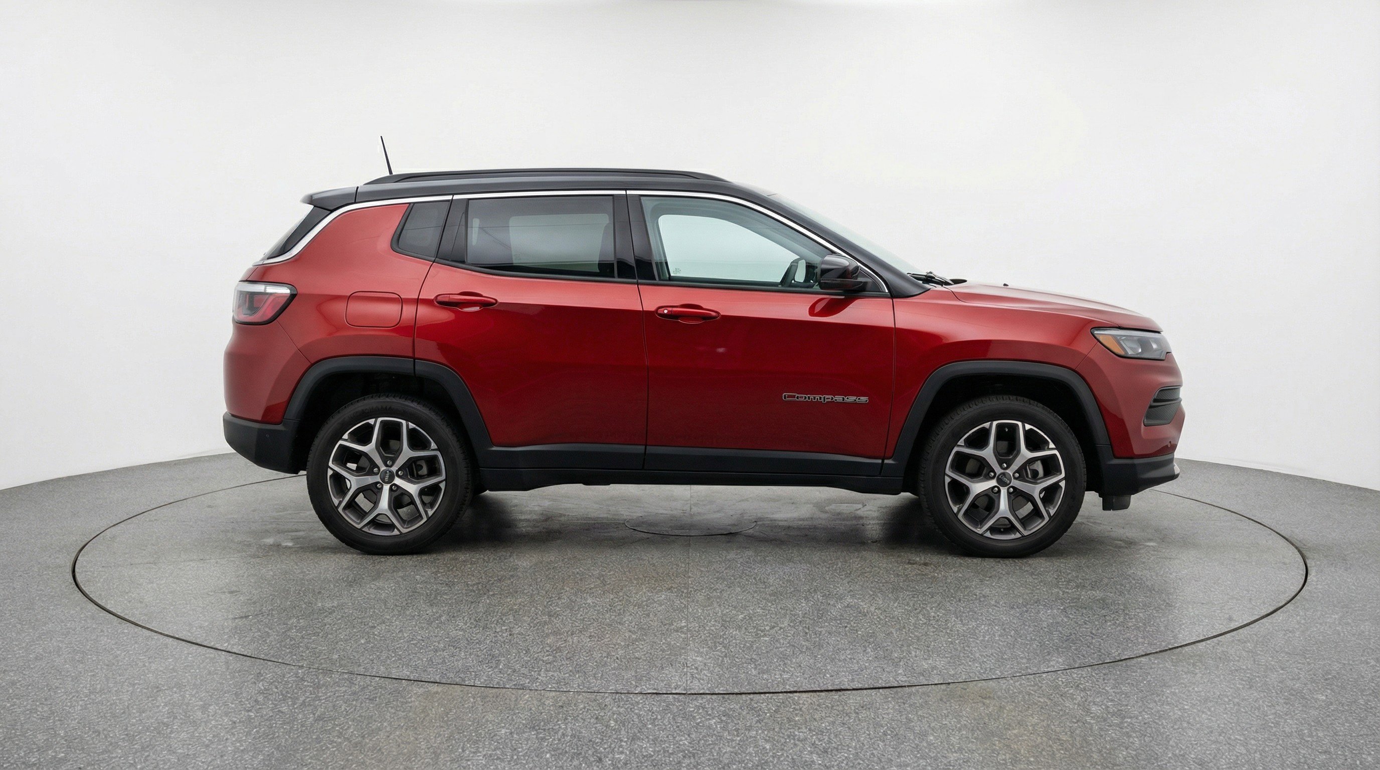 Used 2025 Jeep Compass Limited image 11