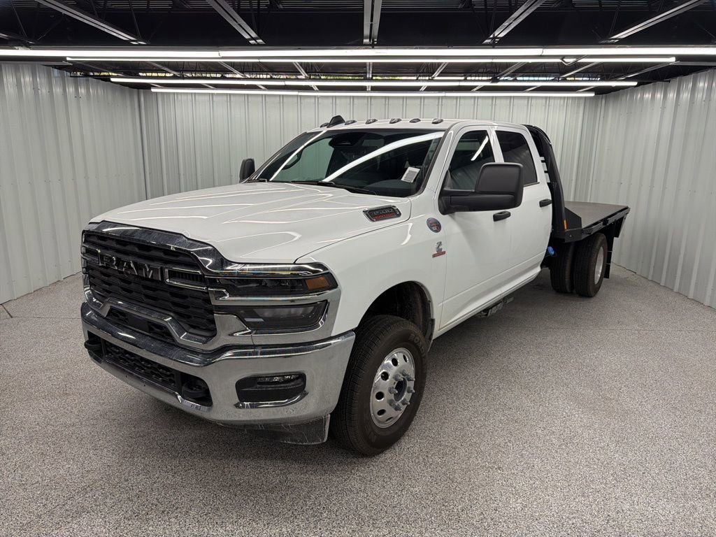 New 2026 RAM 3500 4x4 Crew Cab DRW image 3