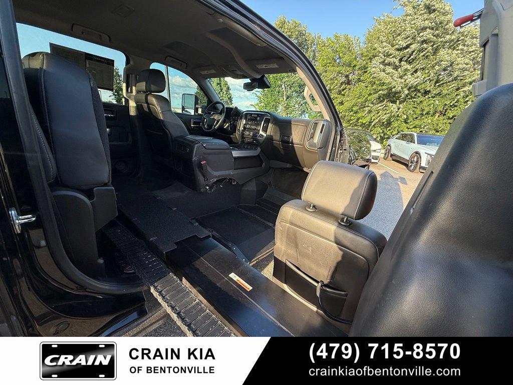 Used 2015 Chevrolet Silverado 1500 LTZ Z71 w/ LTZ Plus Package RWD image 39