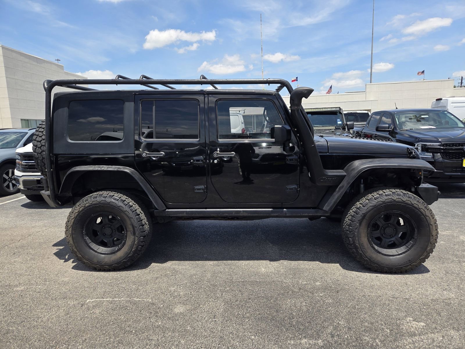 Used 2008 Jeep Wrangler Unlimited Sahara w/ Trailer Tow Group AWD/4WD image 4