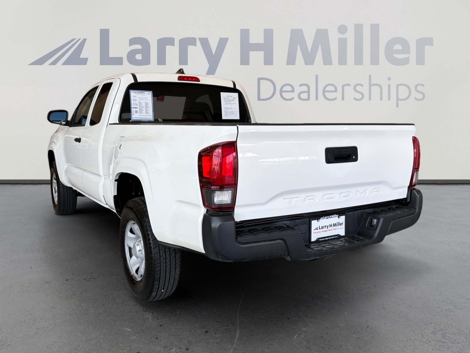 Used 2021 Toyota Tacoma SR RWD image 3