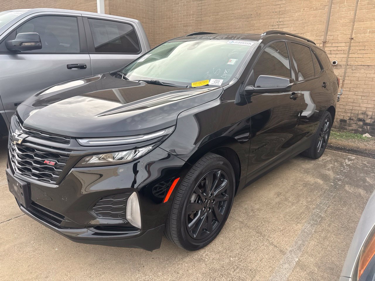 Used 2024 Chevrolet Equinox RS FWD image 1