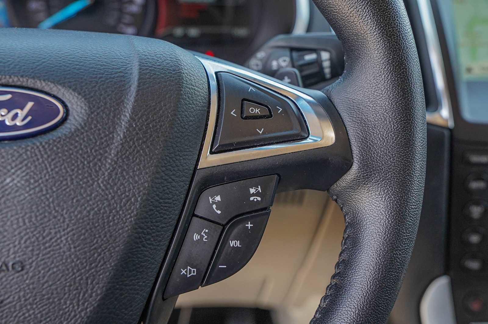 Used 2018 Ford Edge Titanium w/ Technology Package image 14