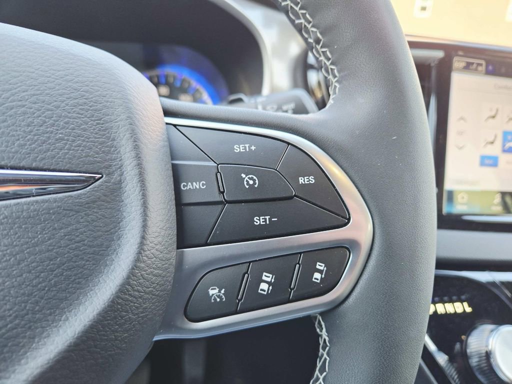 Used 2026 Chrysler Voyager LX image 23