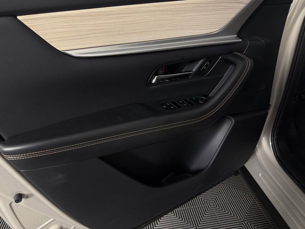 Used 2024 MAZDA CX-90 Plug-In Hybrid w/ Preferred image 24