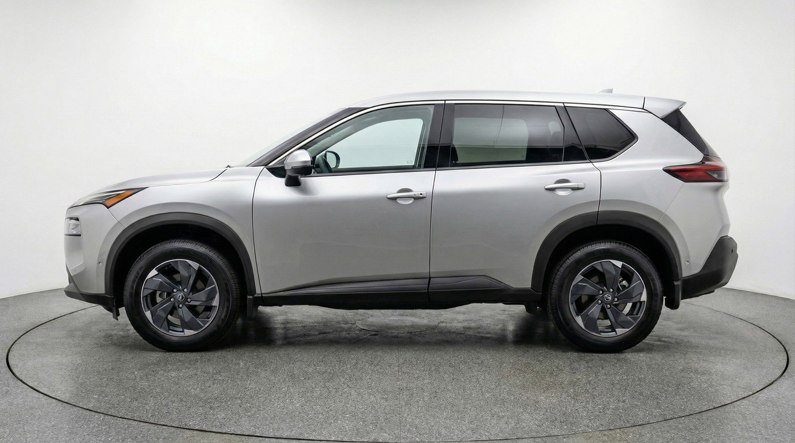 Used 2025 Nissan Rogue SV image 5
