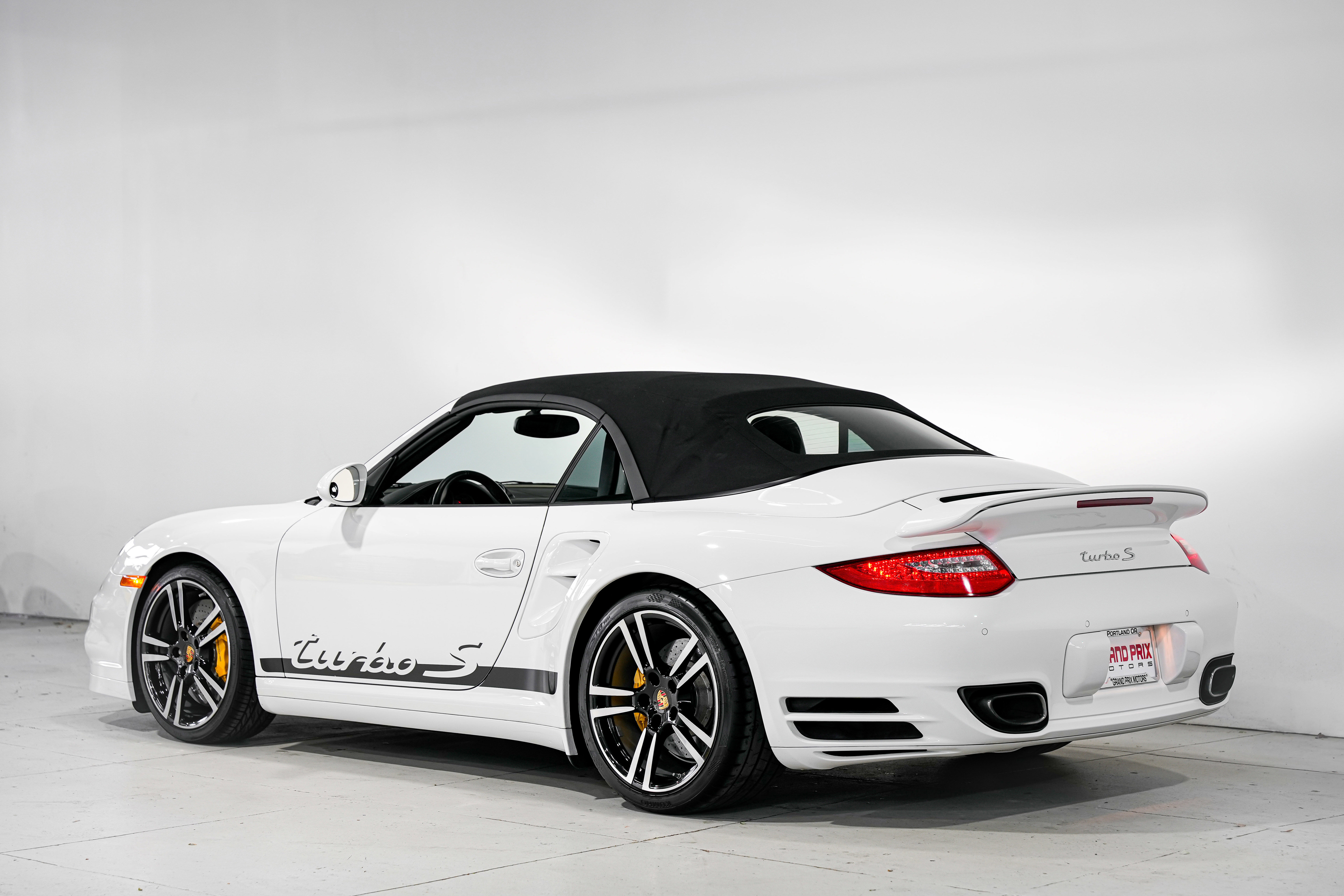 Used 2011 Porsche 911 Turbo S image 8